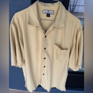 Tommy Bahama Yellow Silk Short Sleeve Button Pocket Hawaiian Shirt Size Medium